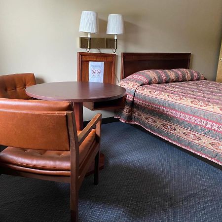 The Hemlock Inn Loudonville Εξωτερικό φωτογραφία