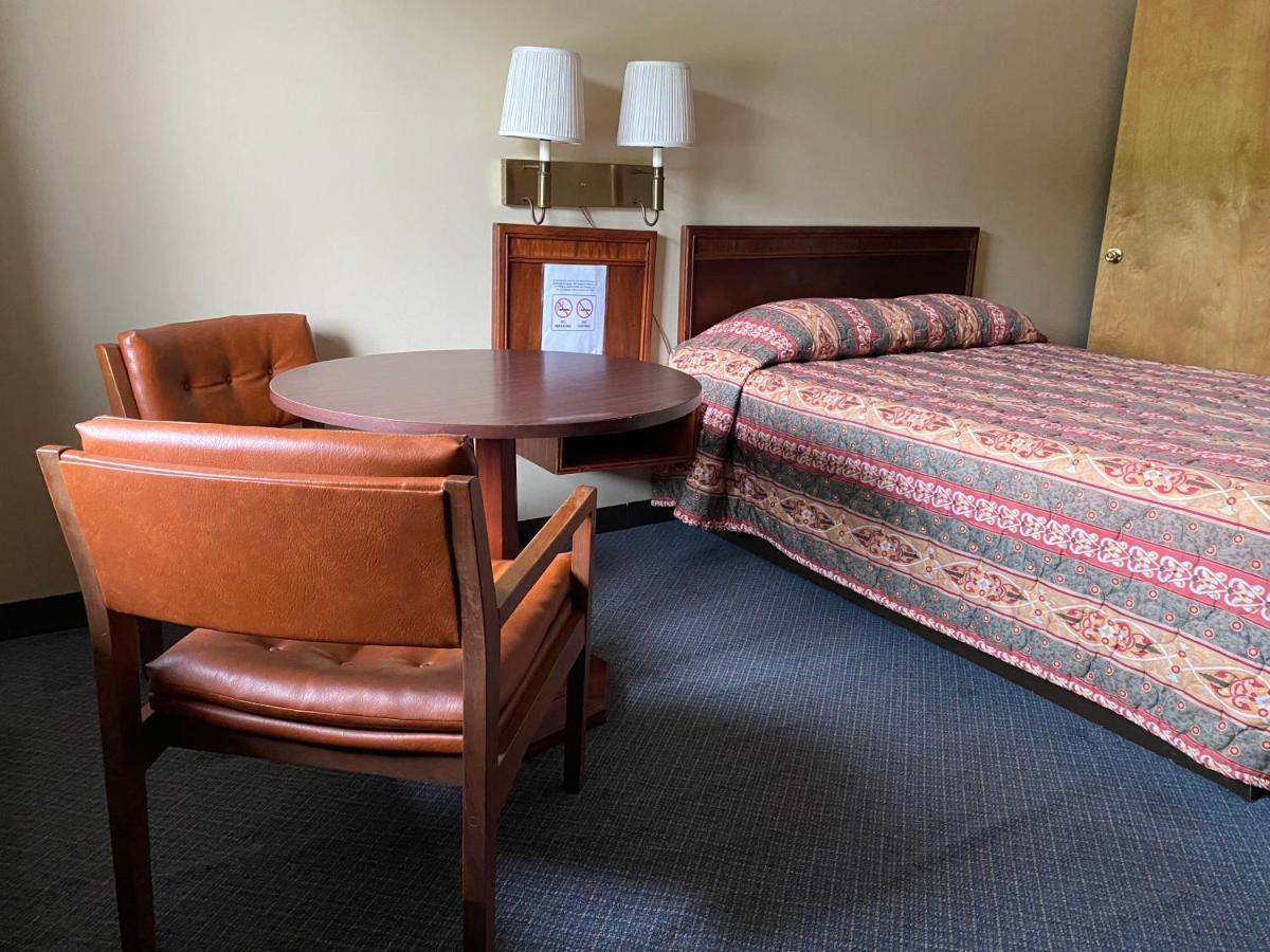 The Hemlock Inn Loudonville Εξωτερικό φωτογραφία