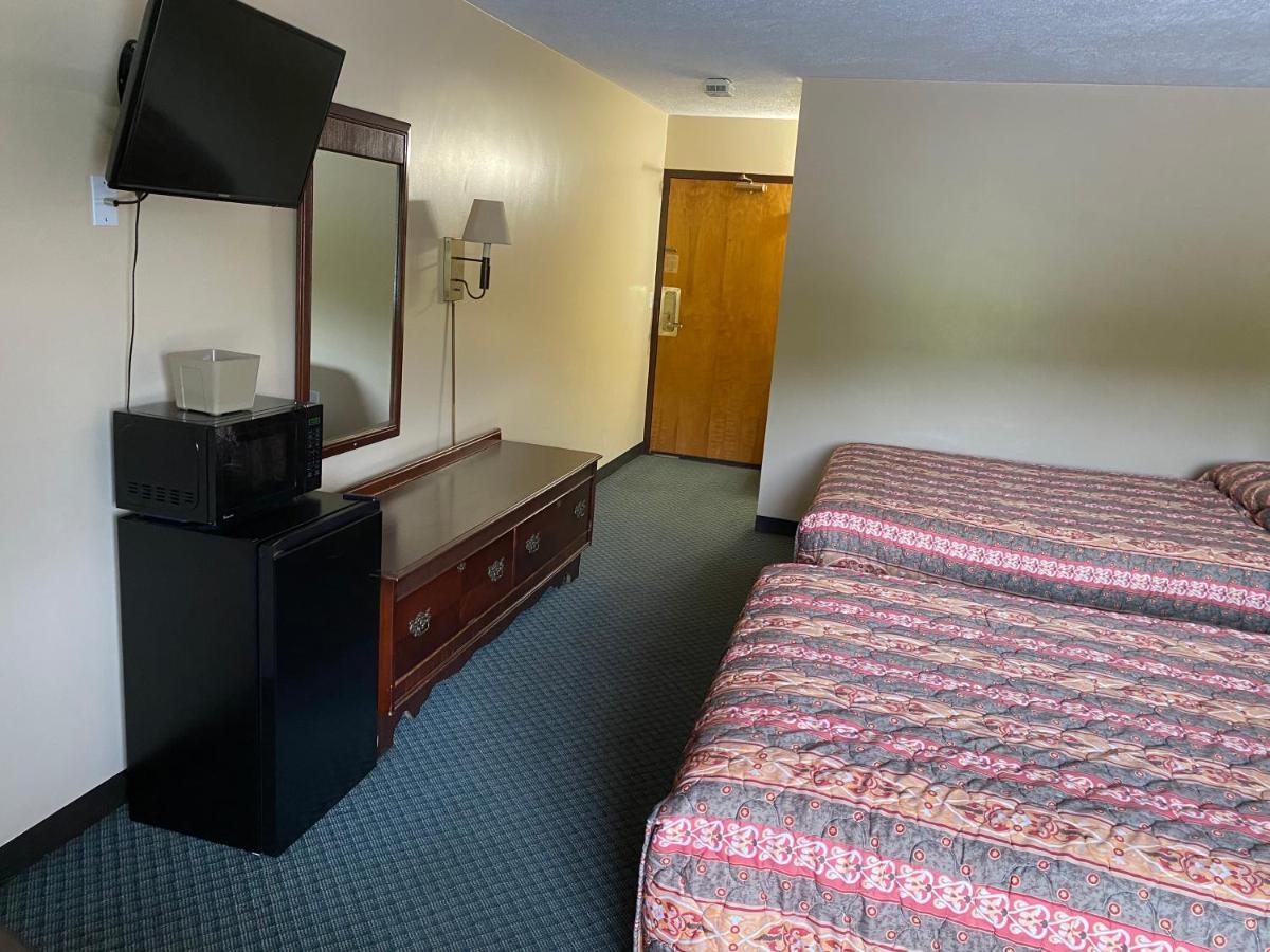 The Hemlock Inn Loudonville Εξωτερικό φωτογραφία