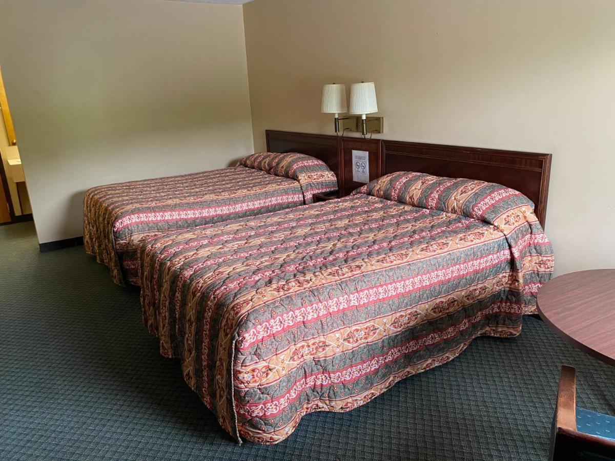 The Hemlock Inn Loudonville Εξωτερικό φωτογραφία