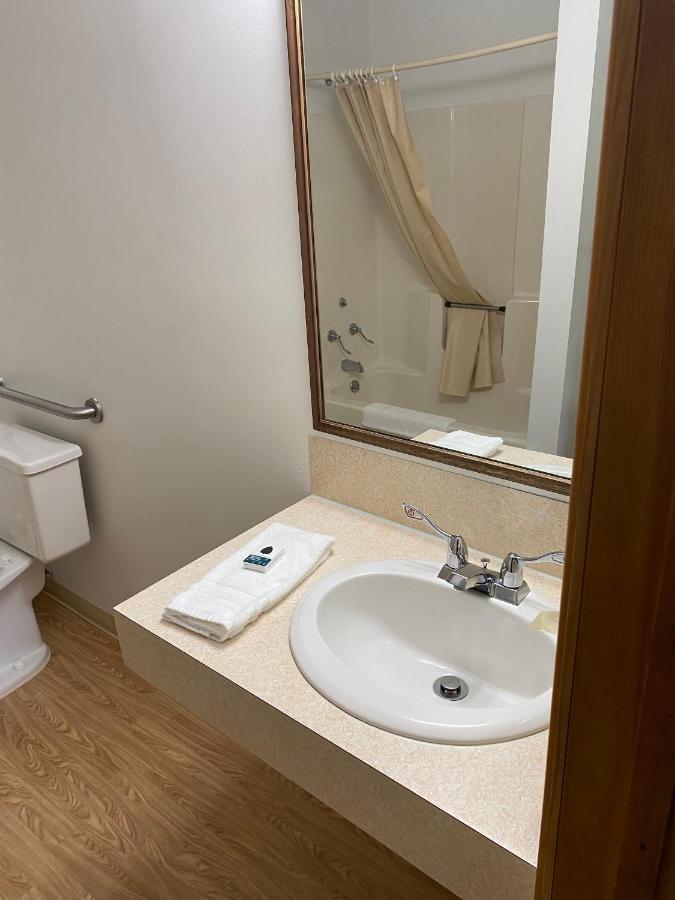 The Hemlock Inn Loudonville Εξωτερικό φωτογραφία